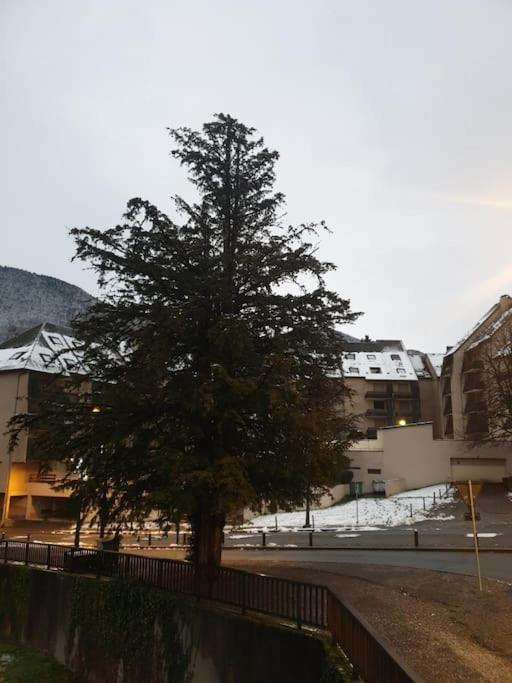 Appartement Au Pied Des Telecabines Res La Soulan Bagneres-de-Luchon Bagian luar foto